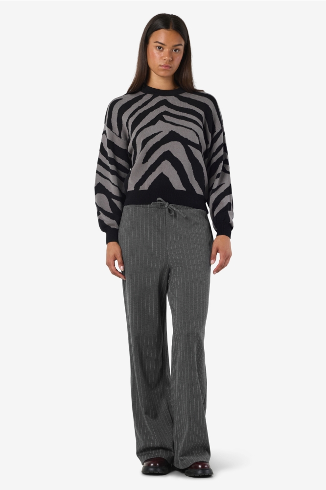 Noisy may grijze dames broek | Model