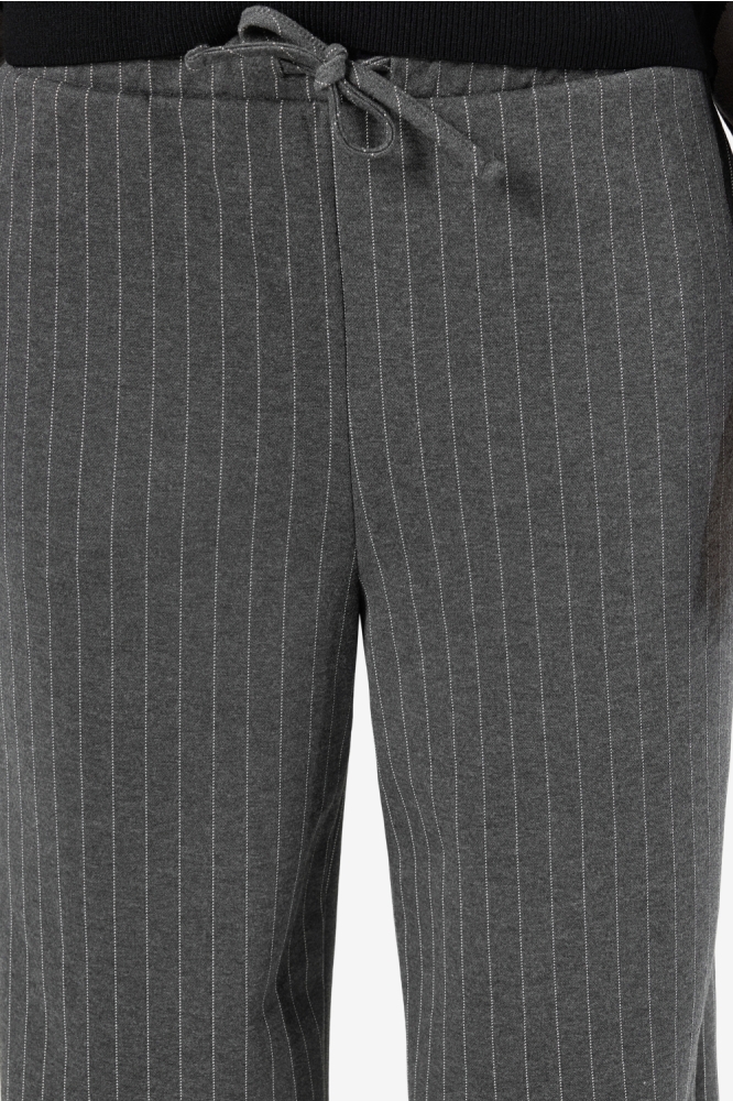 Noisy may grijze dames broek | Close up