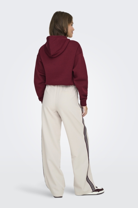 Only beige dames broek | Model achteraanzicht