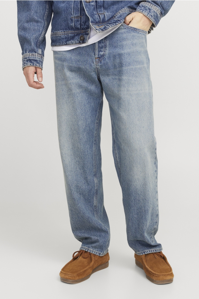 Jack & Jones blauwe heren jeans | Model vooraanzicht