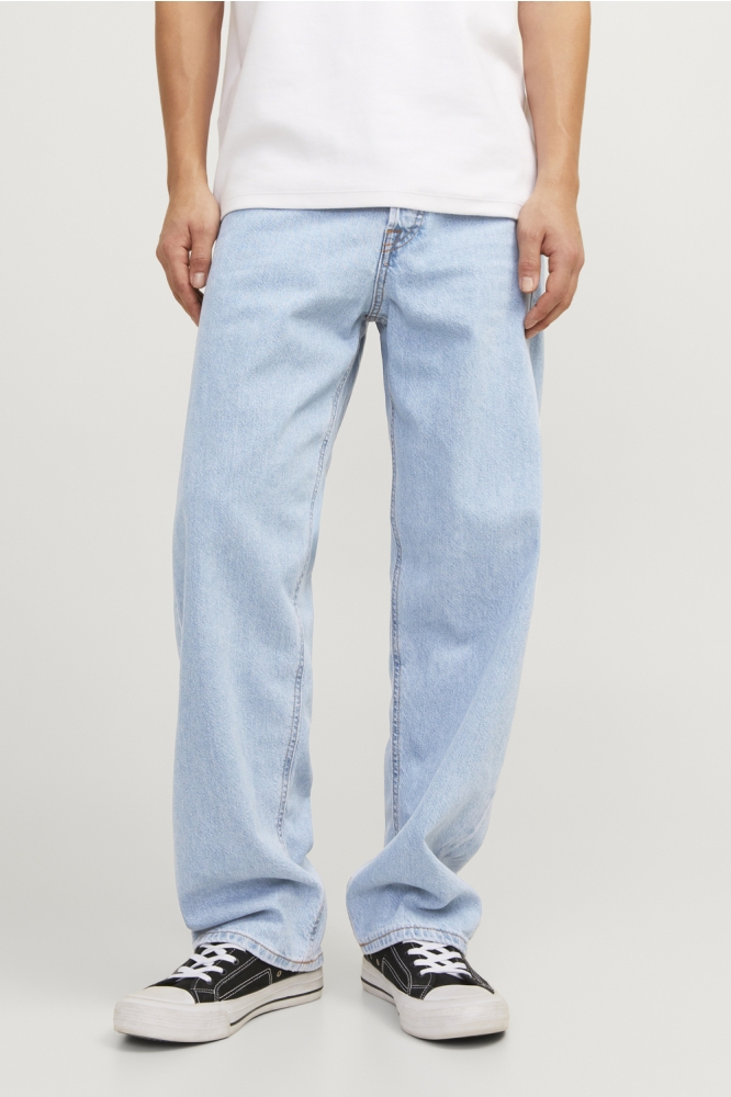 Jack & Jones blauwe heren jeans | Model vooraanzicht