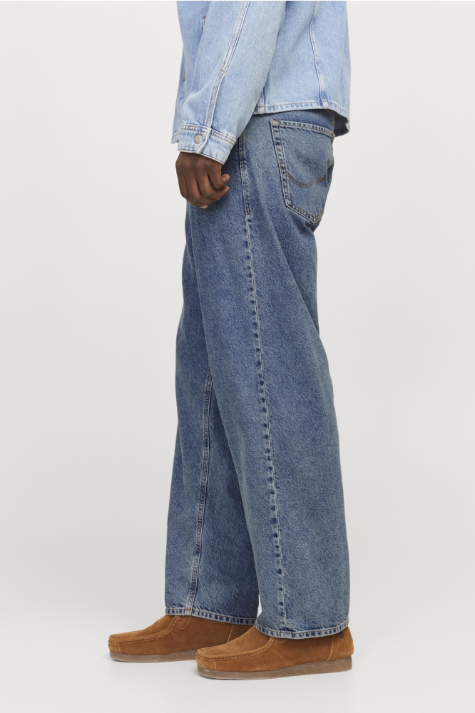 Jack & Jones blauwe heren jeans | Model zijaanzicht