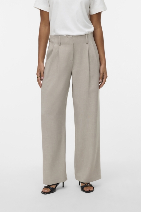 Vero Moda beige dames broek | Model vooraanzicht