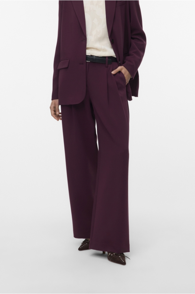 Vero Moda bordeaux dames broek | Model vooraanzicht