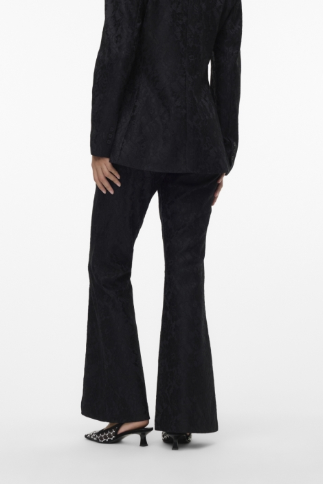 Vero Moda zwarte dames broek | Model achteraanzicht