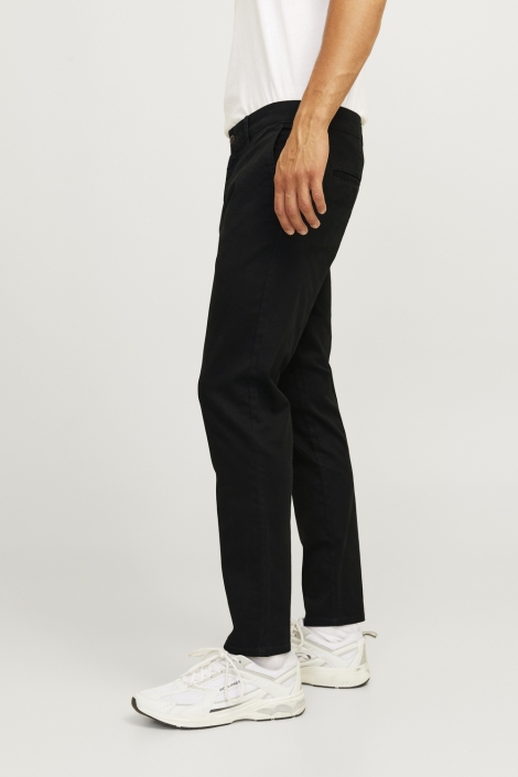 JJ Rebel zwarte heren broek | Model zijaanzicht