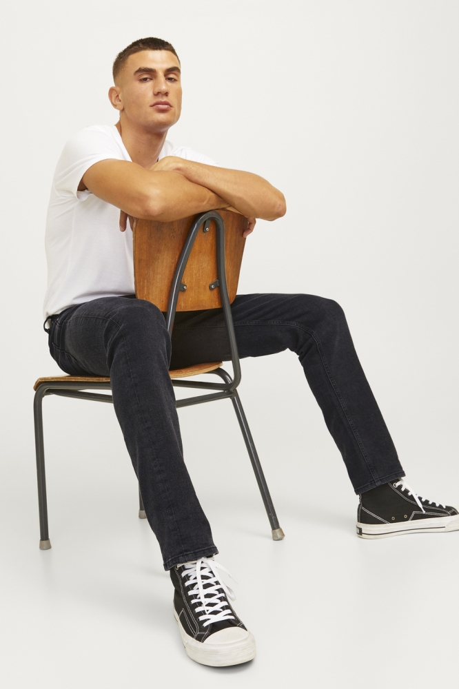 JJ Rebel zwarte heren jeans | Model