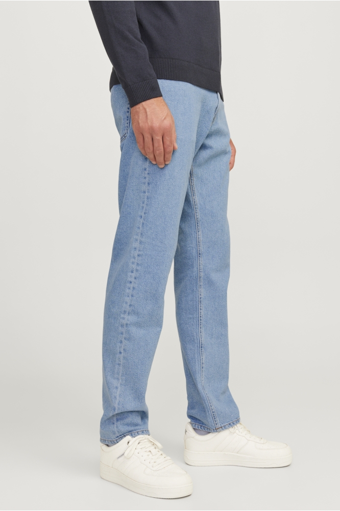 JJ Rebel blauwe heren jeans | Model zijaanzicht