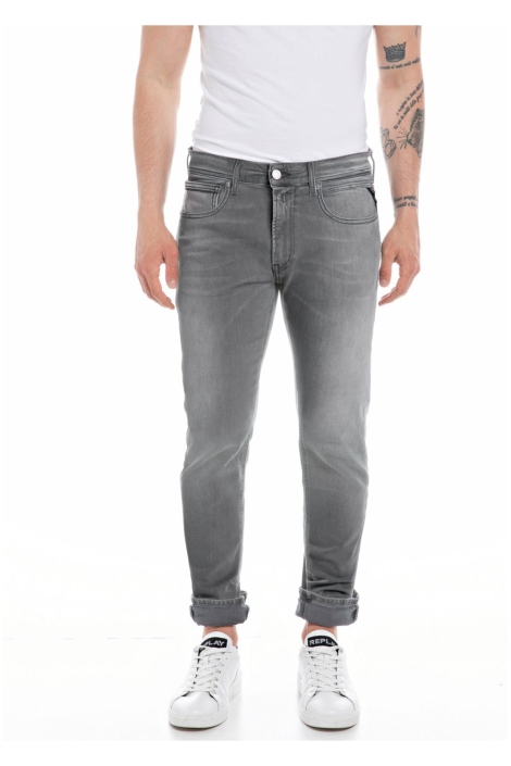 Replay grijze heren jeans | Model vooraanzicht