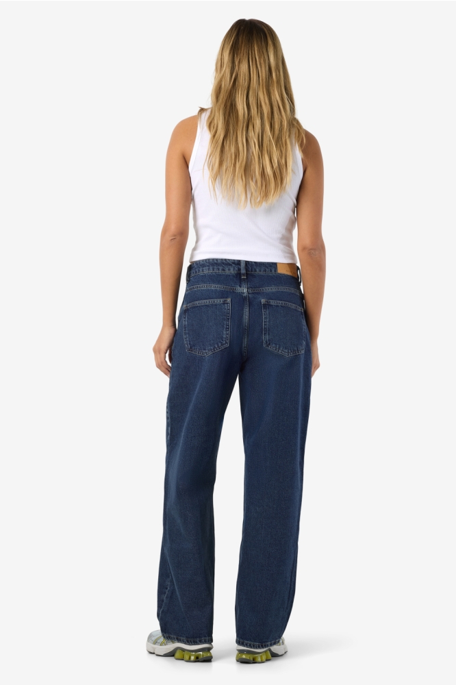 Noisy may blauwe dames jeans | Model achteraanzicht