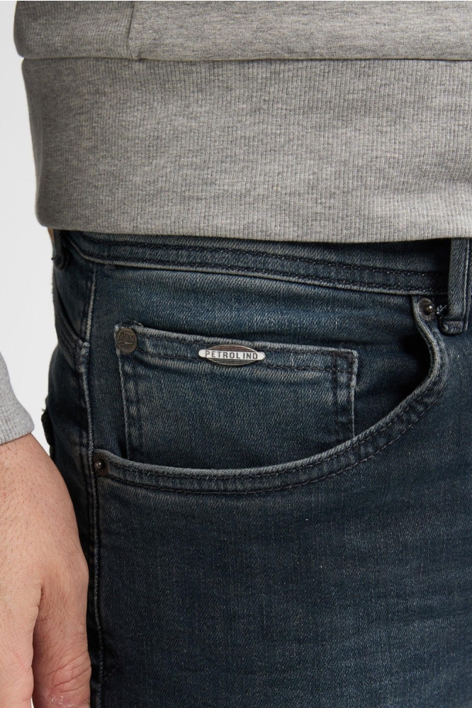 Petrol Industries blauwe heren jeans | Close up
