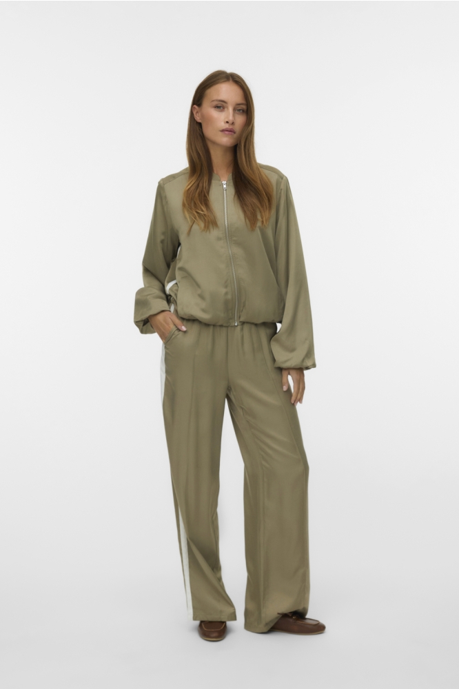 Vero Moda groene dames broek | Model