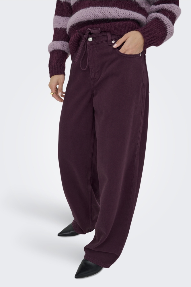 Only bordeaux dames jeans | Model vooraanzicht