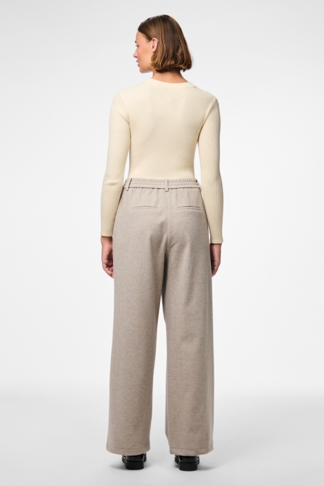 Pieces grijze dames broek | Model achteraanzicht