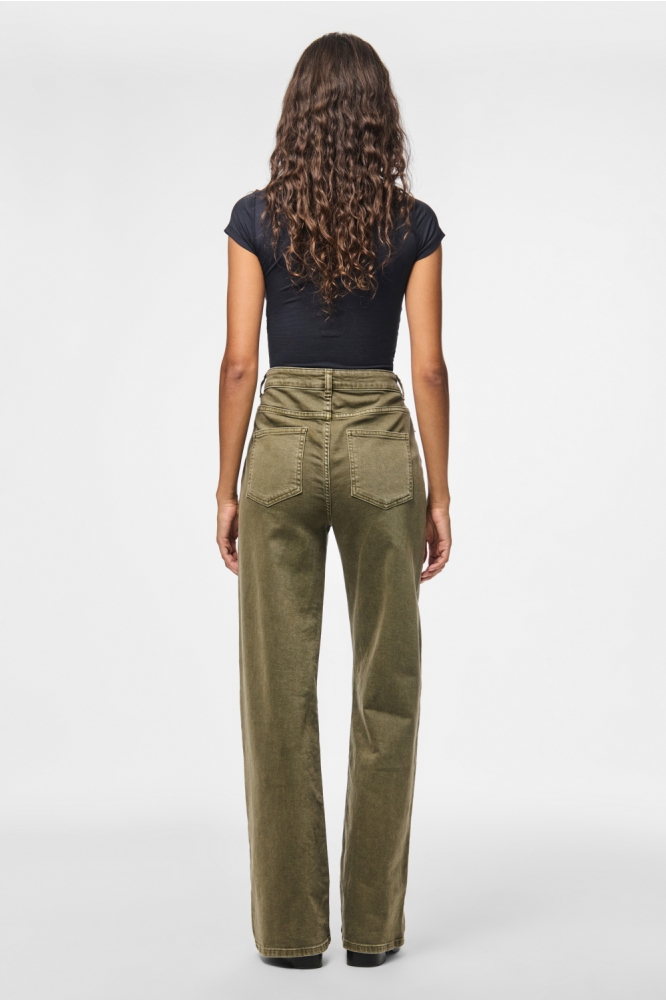 Pieces groene dames jeans | Model