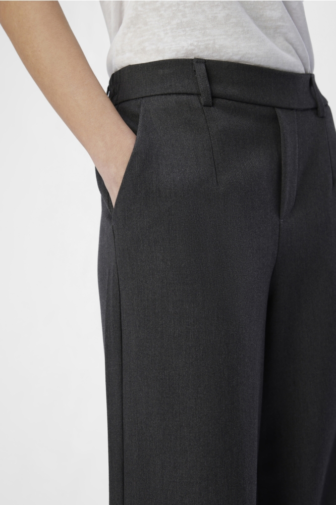 Object grijze dames broek | Close up