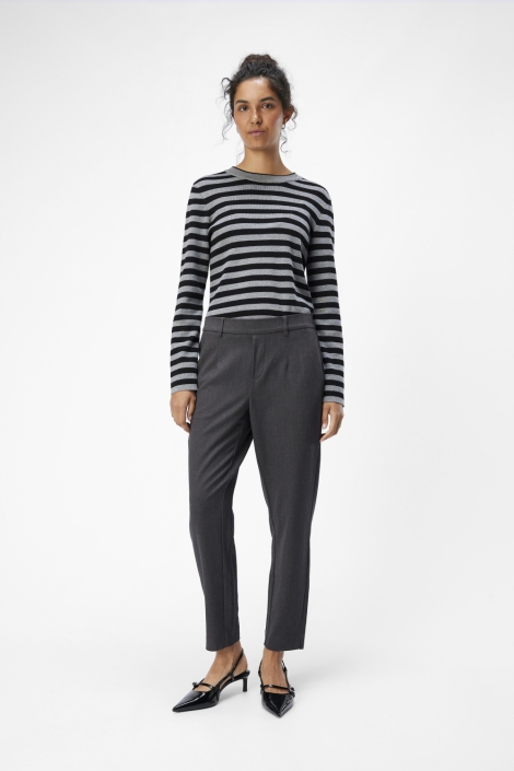 Object grijze dames broek | Model