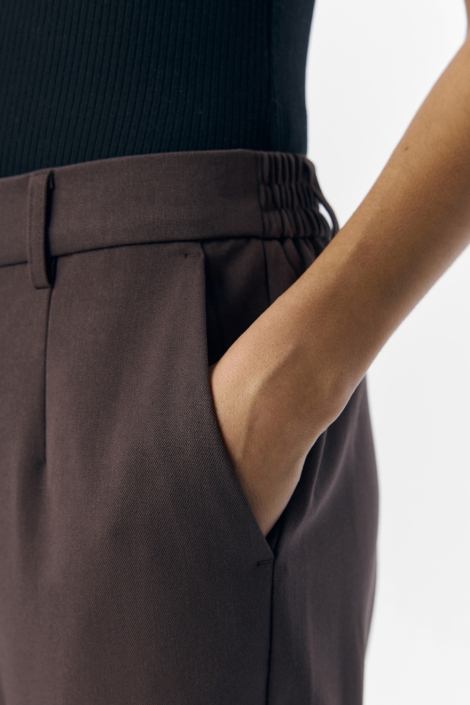 Object bruine dames broek | Close up