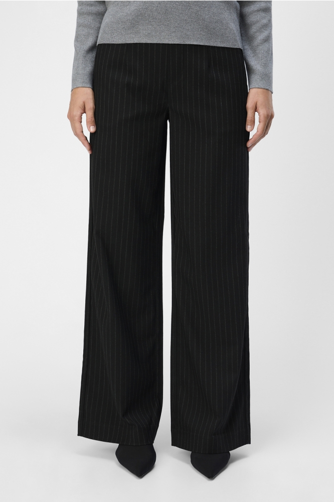 Object zwarte dames broek | Model vooraanzicht