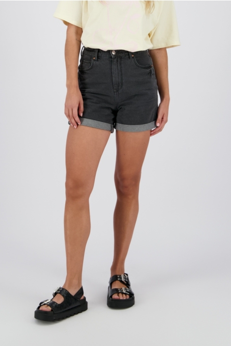 Raizzed zwarte dames korte broek | Model vooraanzicht