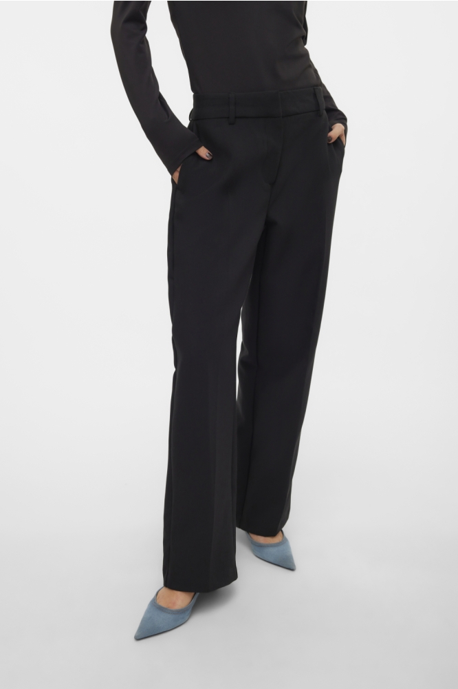 Vero Moda zwarte dames broek | Model vooraanzicht