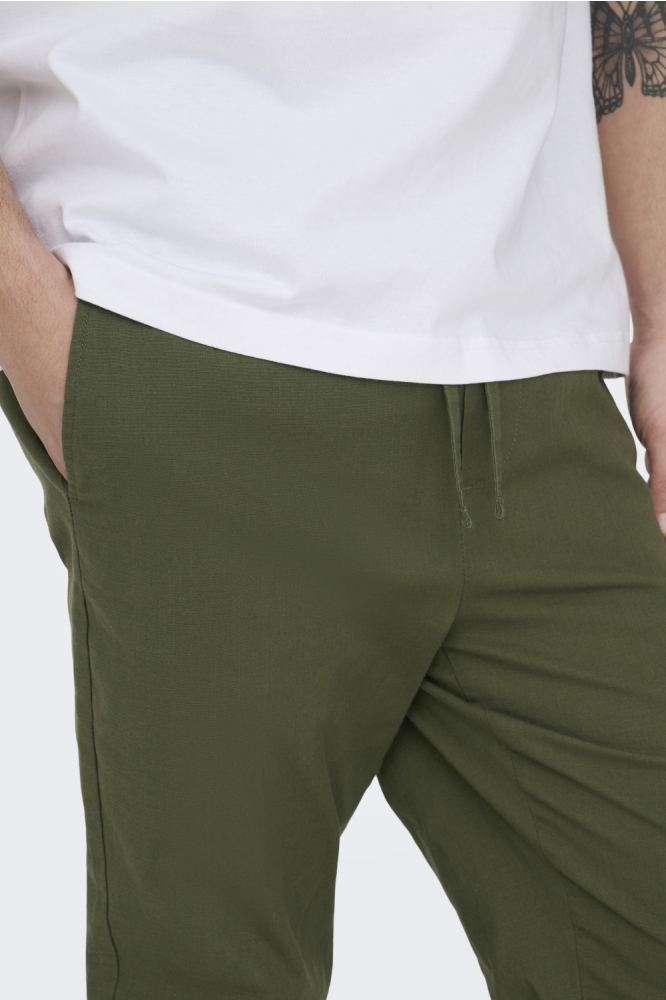 Only & Sons groene heren broek | Close up
