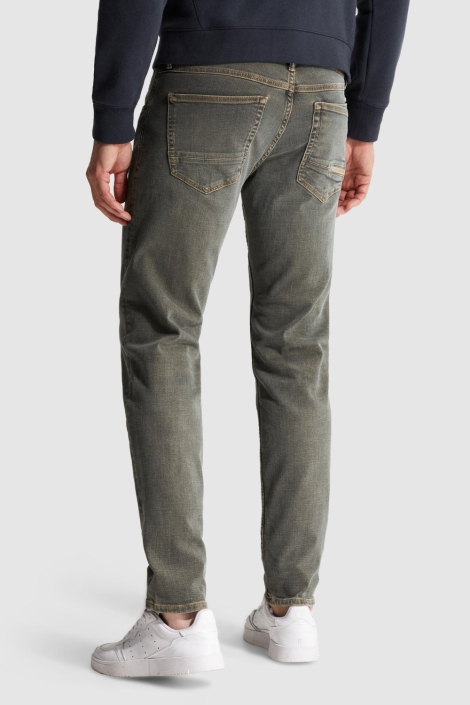 Cast Iron groene heren jeans | Model achteraanzicht