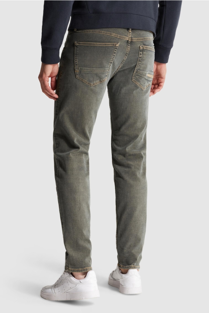 Cast Iron groene heren jeans | Model achteraanzicht