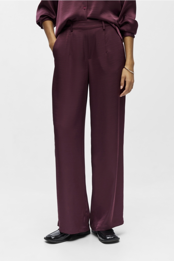 Object bordeaux dames broek | Model vooraanzicht
