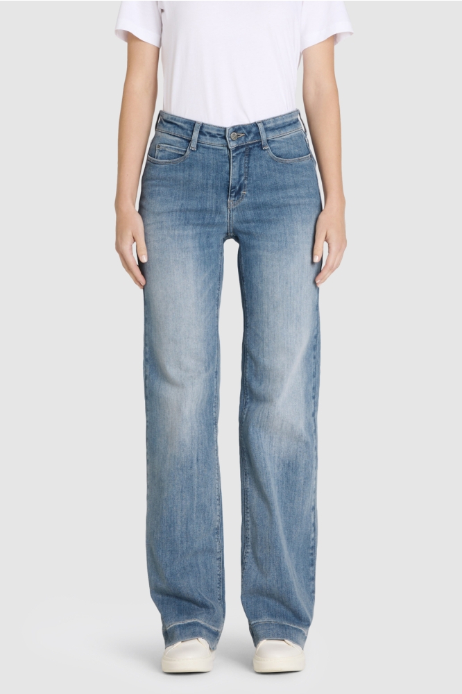 Mac blauwe dames jeans | Model vooraanzicht
