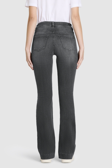 Mac grijze dames jeans | Model achteraanzicht