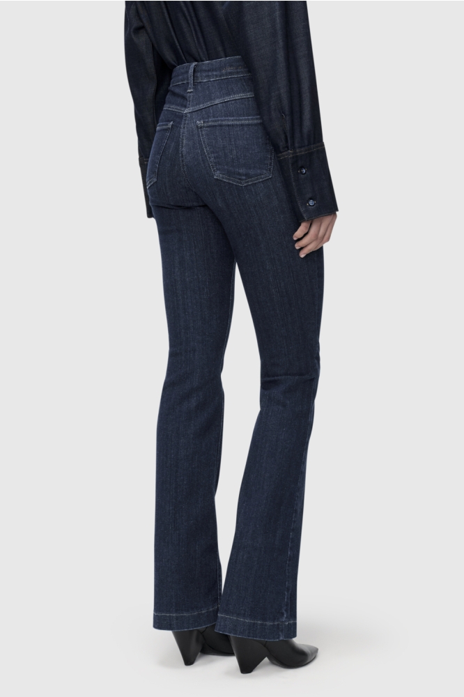 Mac blauwe dames jeans | Model achteraanzicht