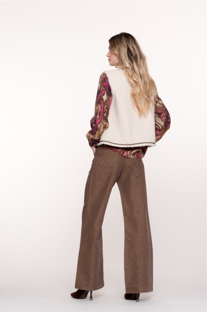 Geisha camel dames jeans | Model achteraanzicht