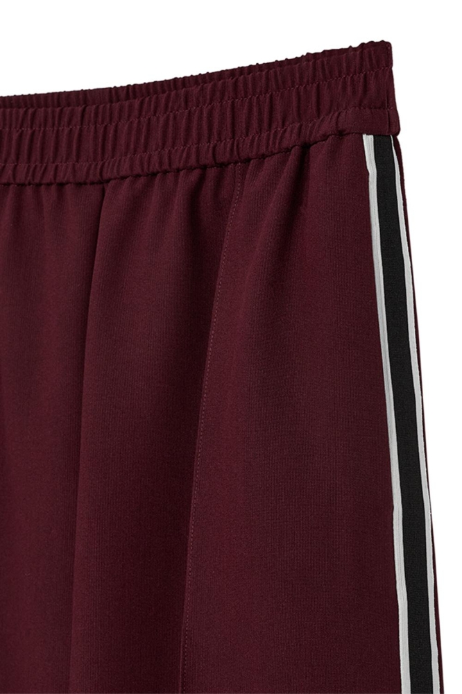 Freequent bordeaux dames broek | Close up