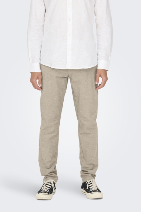 Only & Sons camel heren broek | Model vooraanzicht