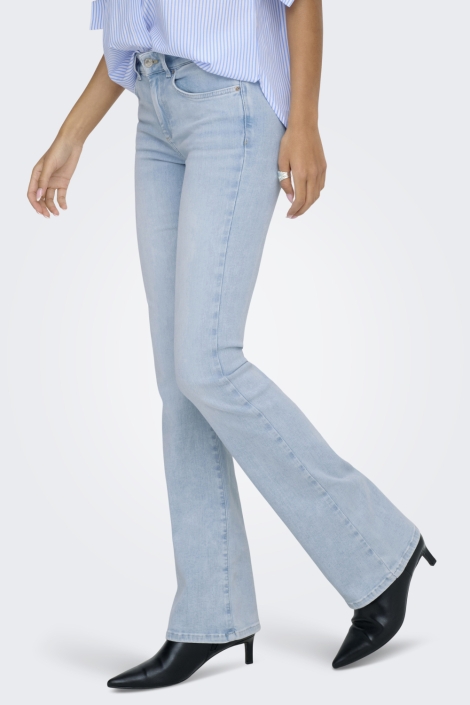 Only blauwe dames jeans | Model zijaanzicht