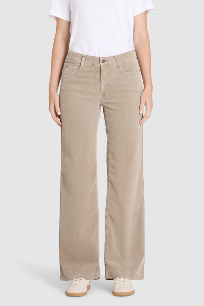 Mac beige dames broek | Model vooraanzicht