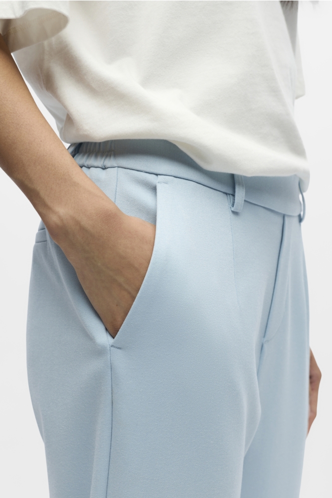 Object blauwe dames broek | Close up