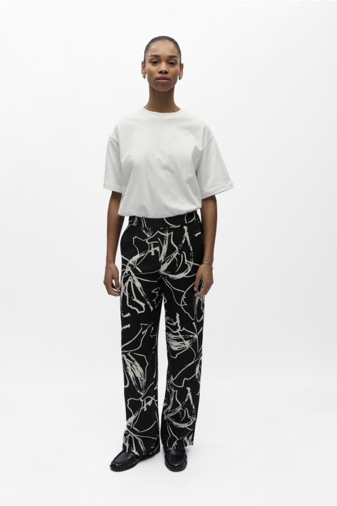 Object zwarte dames broek | Model