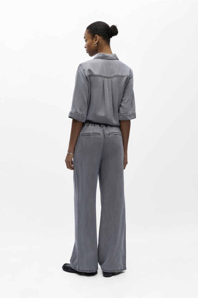 Object grijze dames broek | Model achteraanzicht