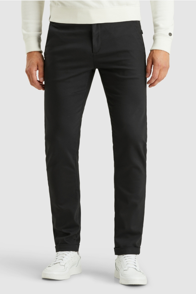 Cast Iron zwarte heren broek | Model vooraanzicht