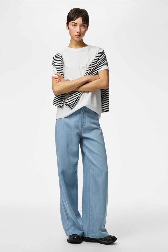 Pieces blauwe dames jeans | Model