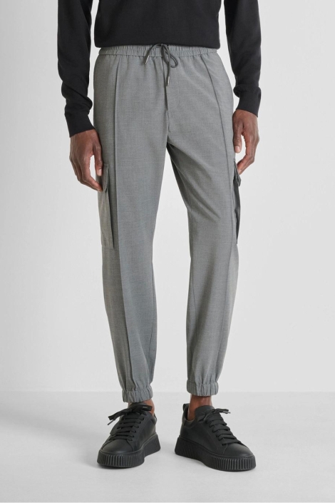 Antony Morato grijze heren broek | Model vooraanzicht