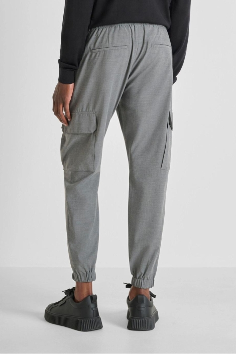 Antony Morato grijze heren broek | Model achteraanzicht