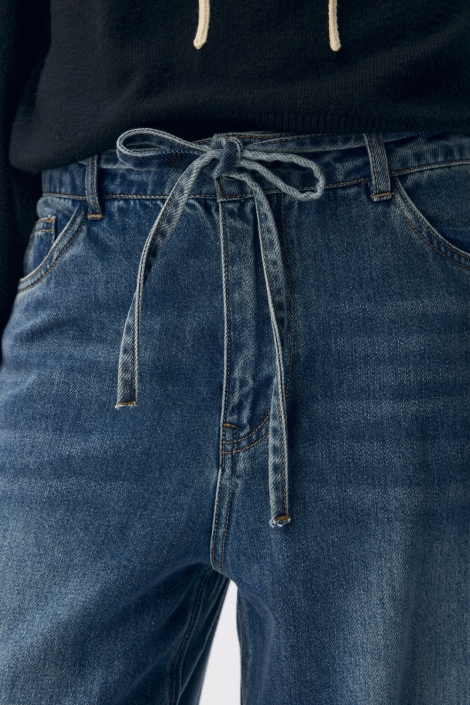 Object blauwe dames jeans | Close up