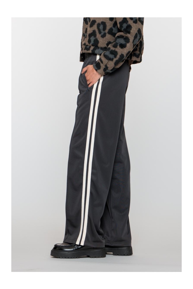 Geisha blauwe dames broek | Model zijaanzicht