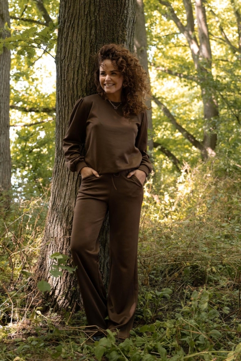 FOS Amsterdam bruine dames broek | Sfeerbeeld, In situatie