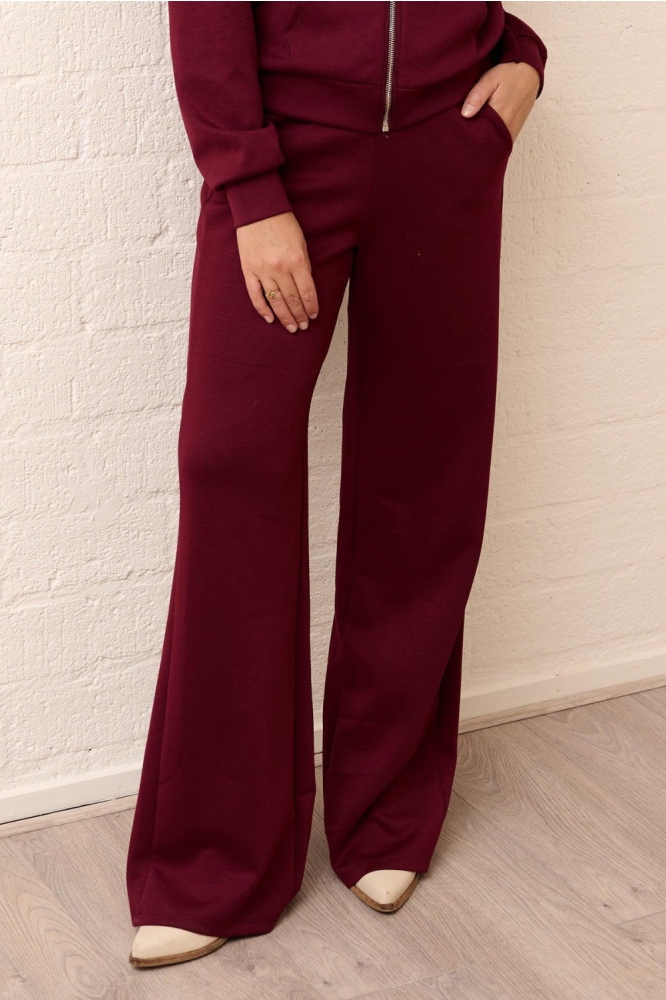 FOS Amsterdam bordeaux dames broek | Model vooraanzicht