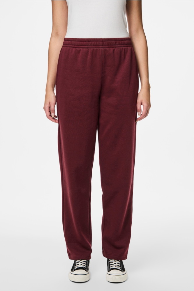 Pieces bordeaux dames broek | Model vooraanzicht