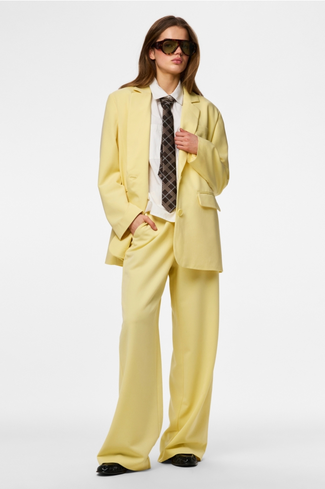 Pieces gele dames broek | Model